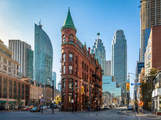 012_Flatiron Building in Toronto - Copyright diegograndi – stock.adobe.com -  - Lernidee Reisen - Schoene Aussichten Touristik